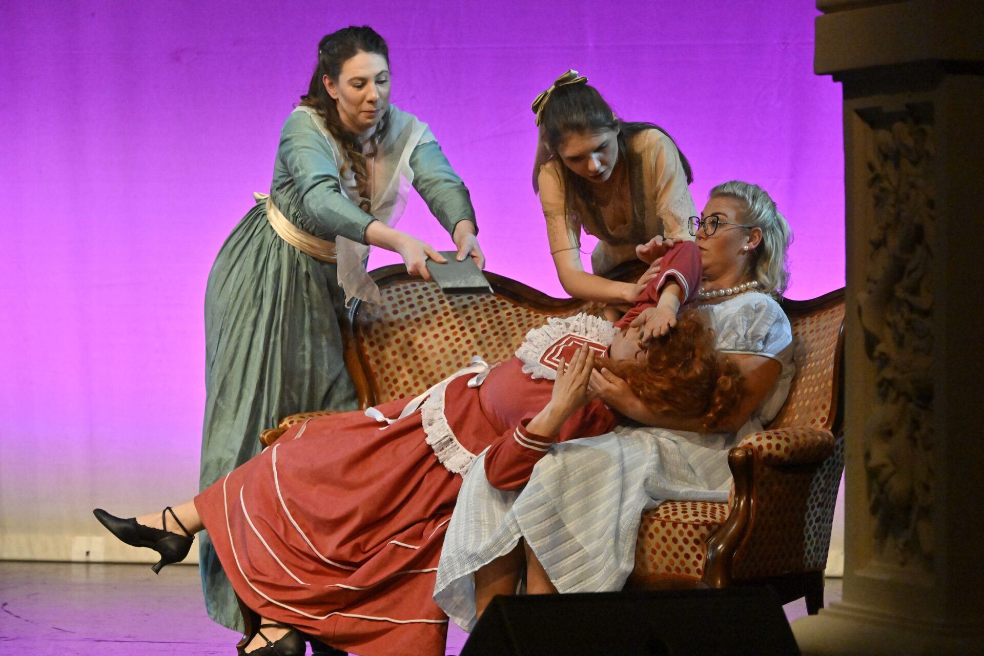 Stolz & Vorurteil - Regenbogen Edition